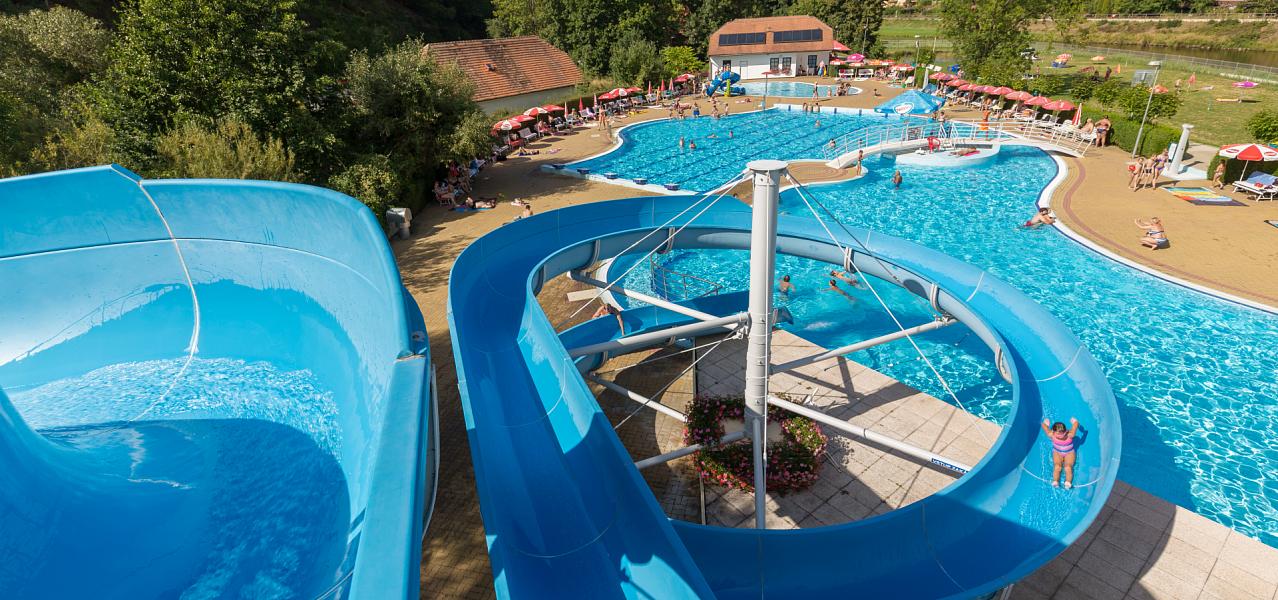 Schwimmbad Hluboka