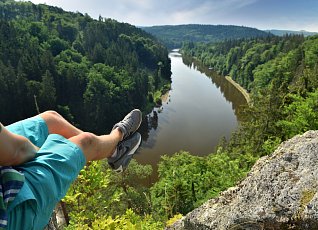 Setzen Sie sich einfach über die Moldau - Baba Aussicht