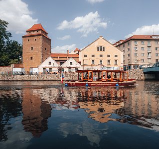 CRUISE WITH A TOUR OF THE SAMSON BREWERY